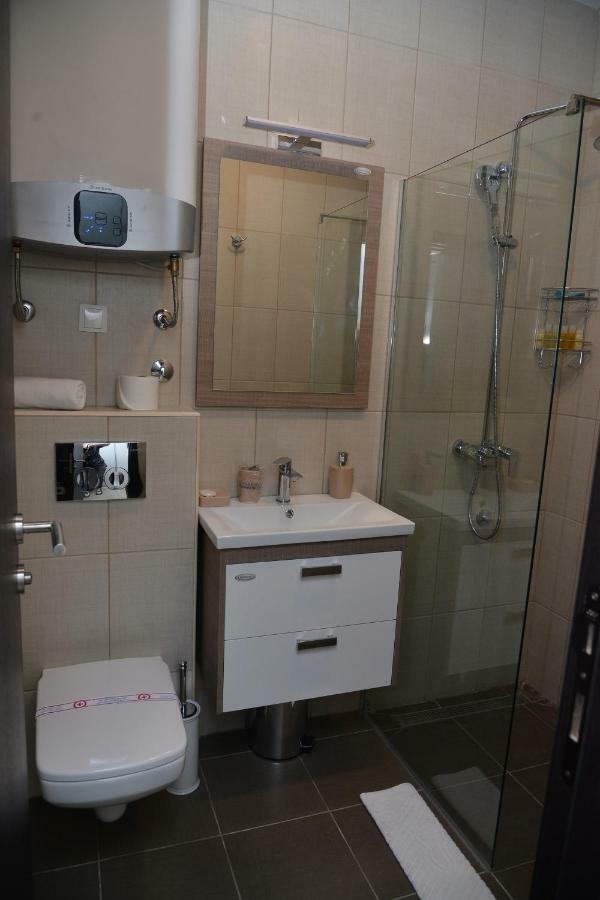 Helada Apartments ティヴァト エクステリア 写真