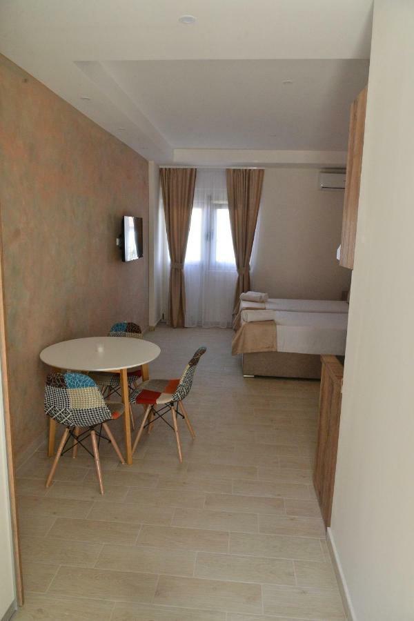 Helada Apartments ティヴァト エクステリア 写真